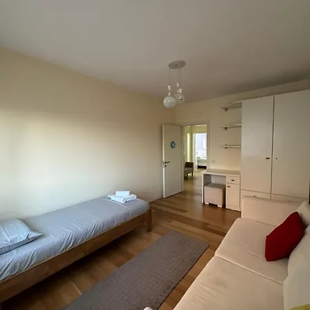 Luxury In Διαμέρισμα *